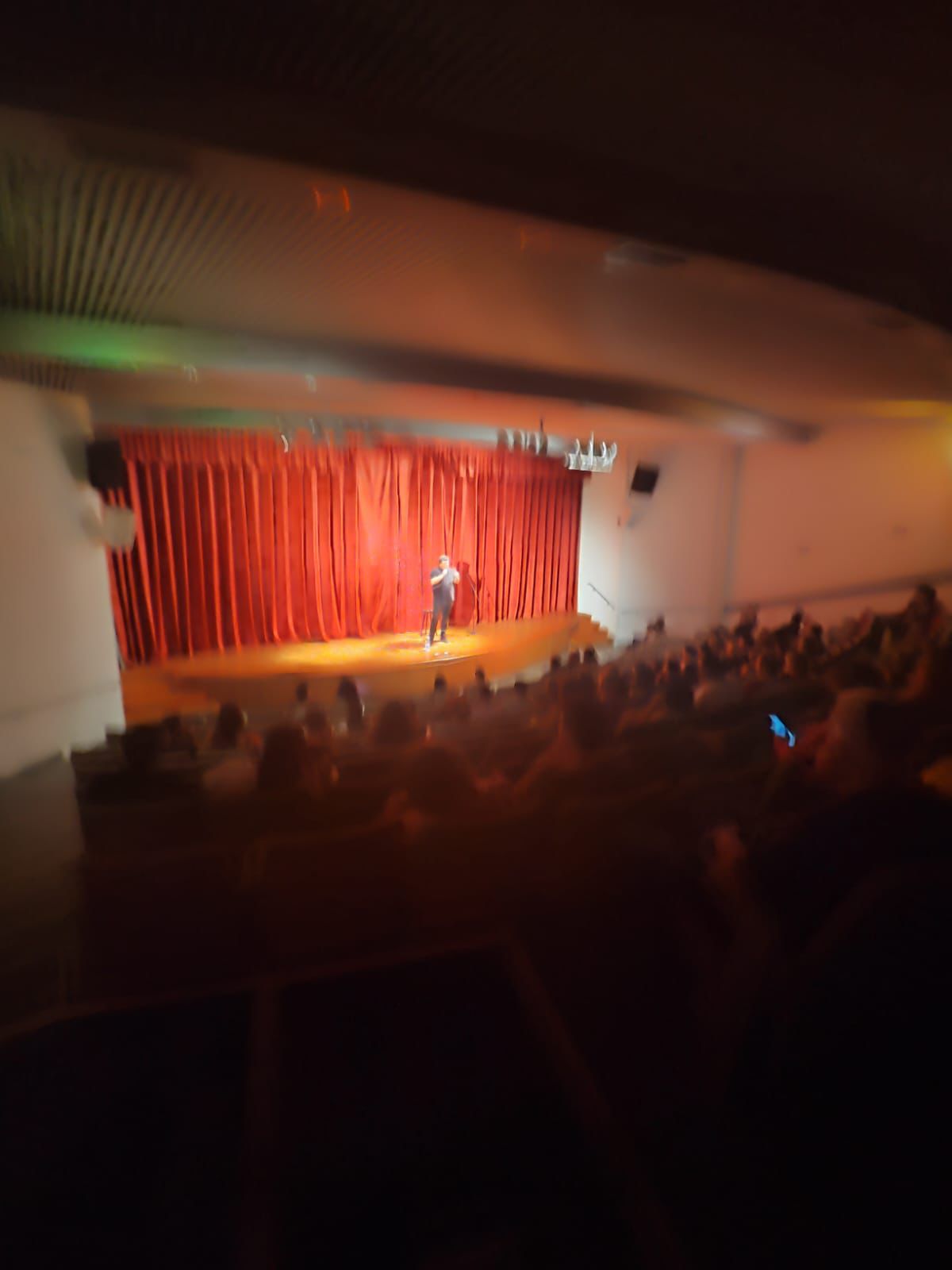 ${currentLang === 'en' ? 'Shalli Ben Moshe — gallery photo' : 'שלי בן משה – תמונה מהגלריה'}